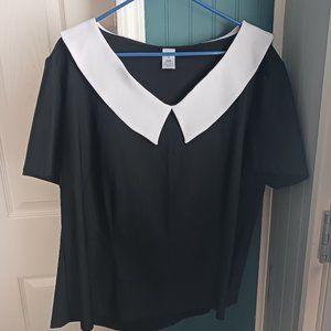 wednesay addams shirt with peter pan collare by "hemet"